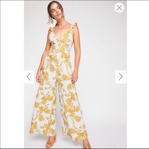 ❤️Mint and Gold Free People Jumpsuit size 8❤️